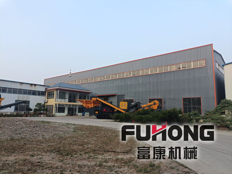 移動(dòng)式青石破碎機(jī) 移動(dòng)式青石破碎機(jī)